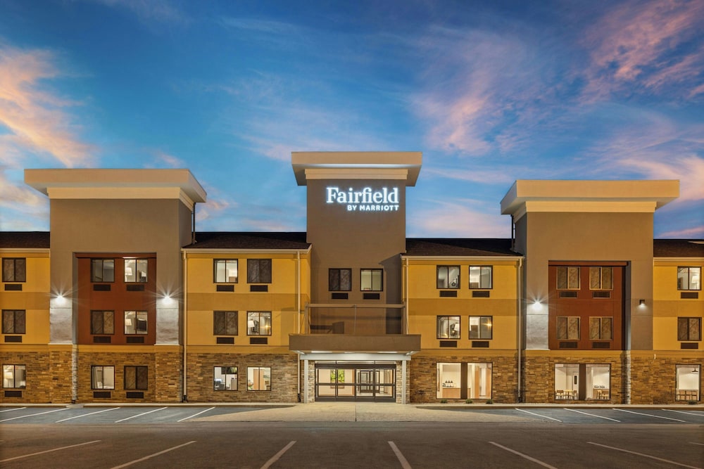 Fairfield Inn & Suites by Marriott Cedar Rapids North 2/52