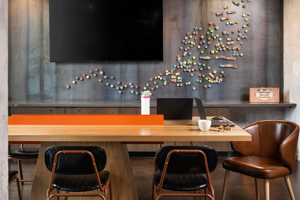 Moxy Madison Downtown 38/47