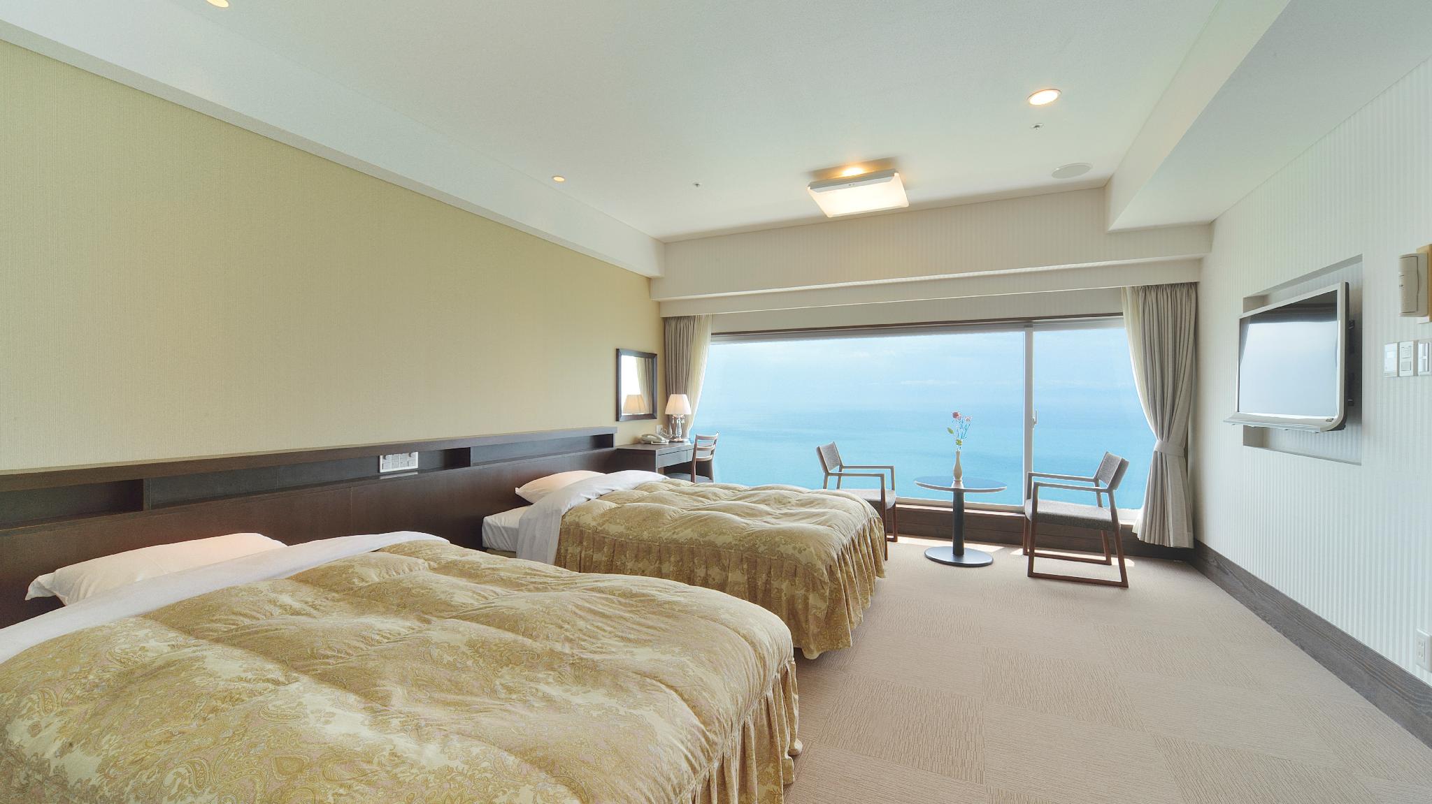 Room, Twin Beds, Bay and Sea View, Ocean View, Night View