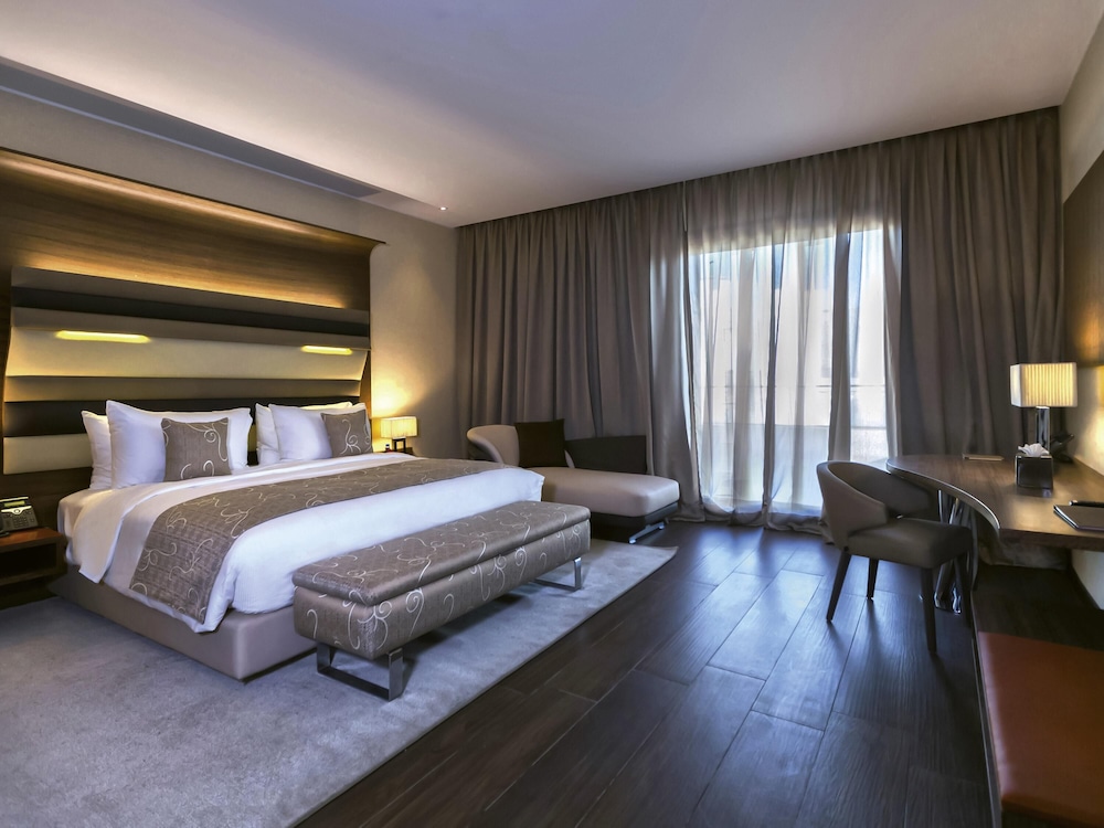 Ambassador, Suite, Double Bed, Lake View، Movenpick Hotel du Lac Tunis 2/2