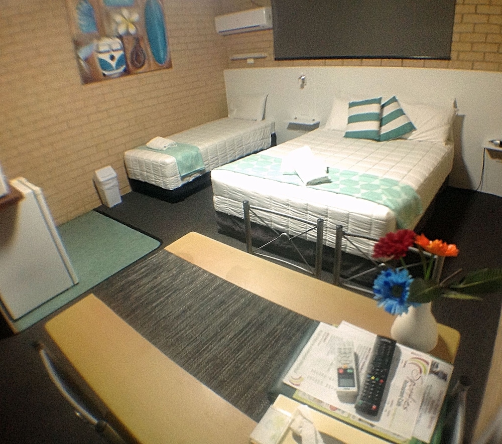 غرفة بسرير كوين وسرير فردي، Avlon Gardens Motel And Holiday Houses 7/7