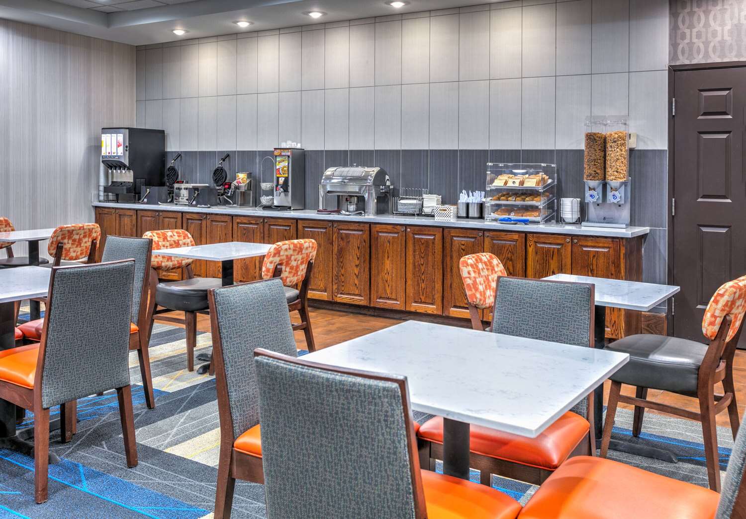 La Quinta Inn & Suites by Wyndham Fort Worth NE Mall 40/52