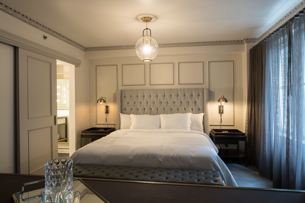 Hotel Phillips Kansas City Curio Collection by Hilton 10/50