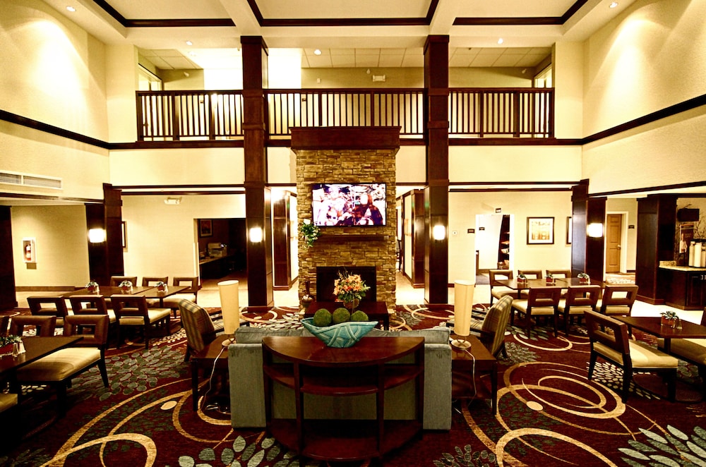 Staybridge Suites Minot 51/62