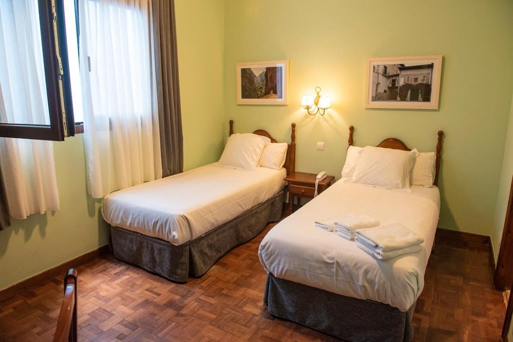 Hotel Puerto de Llanes 21/73
