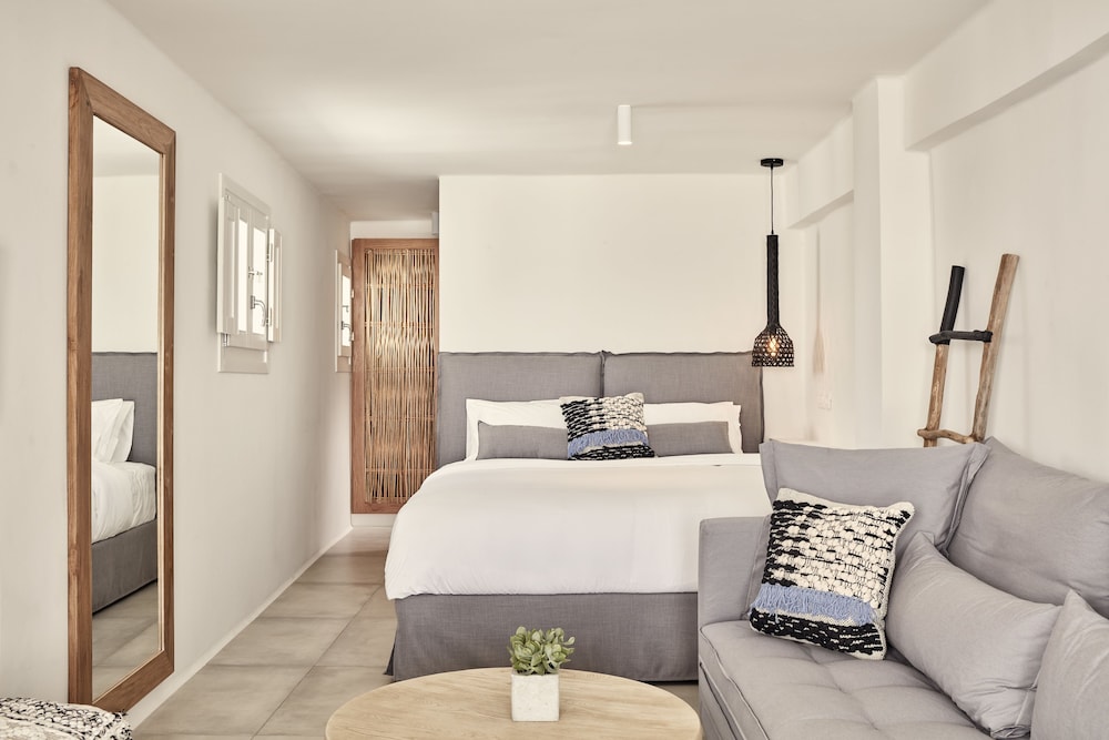 BOHO Suites 12/49