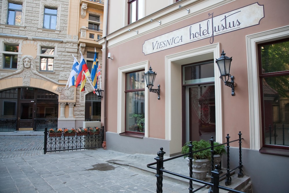 Justus Hotel 5/60