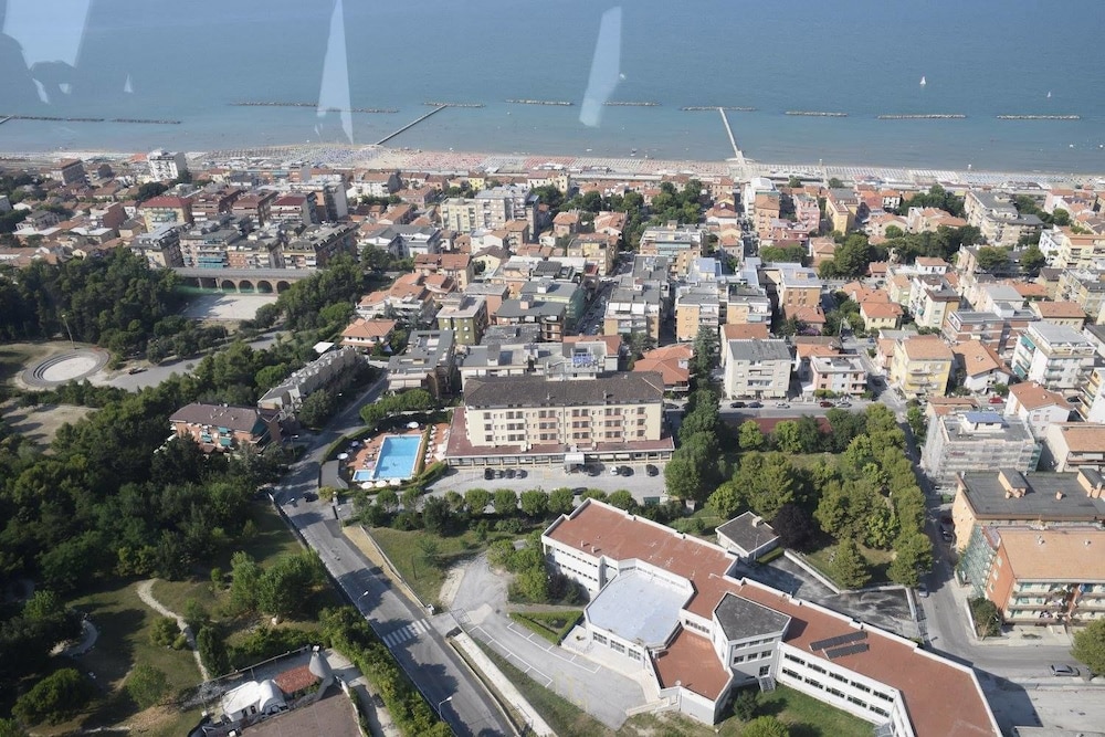 Hotel Touring Falconara Marittima 33/36