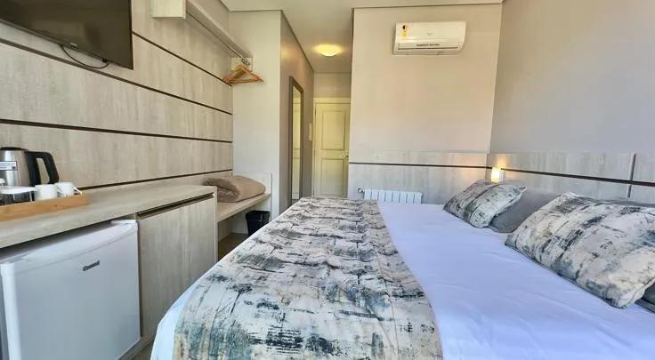 Economy, Double Bed, Side View