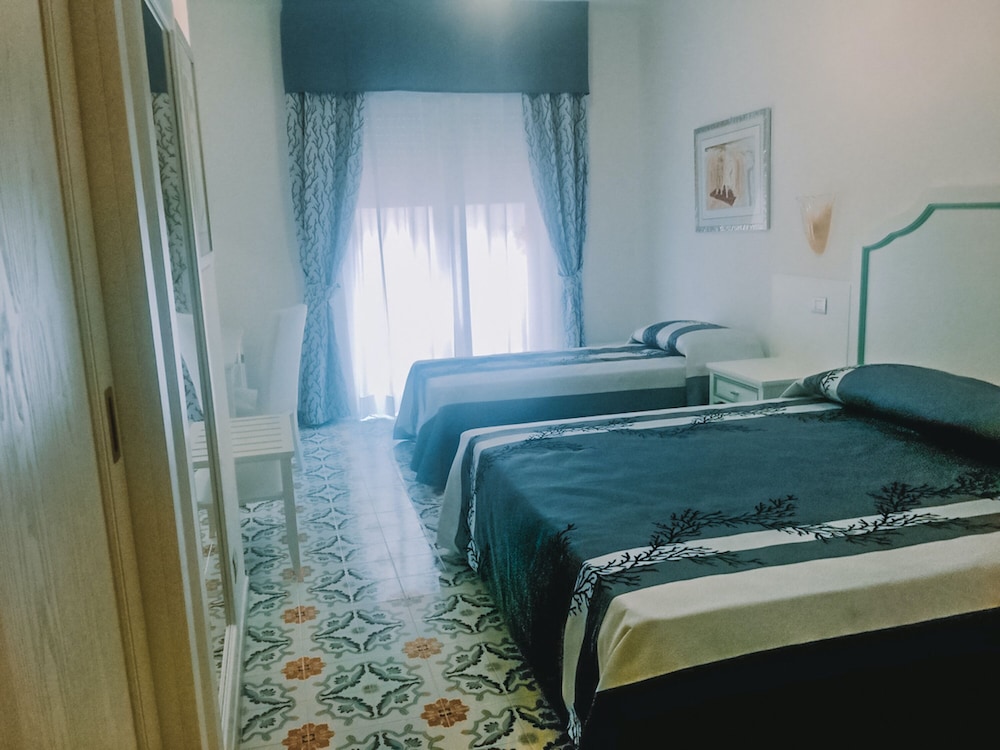 HOTEL FERRETTI 18/69