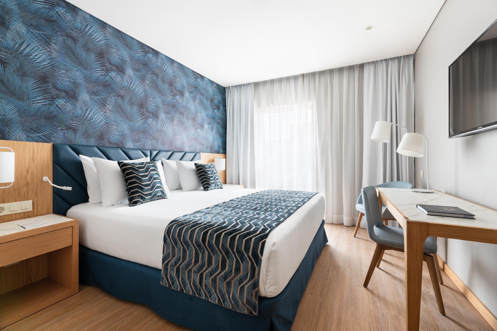 Room, Single, Double or Twin Bed
