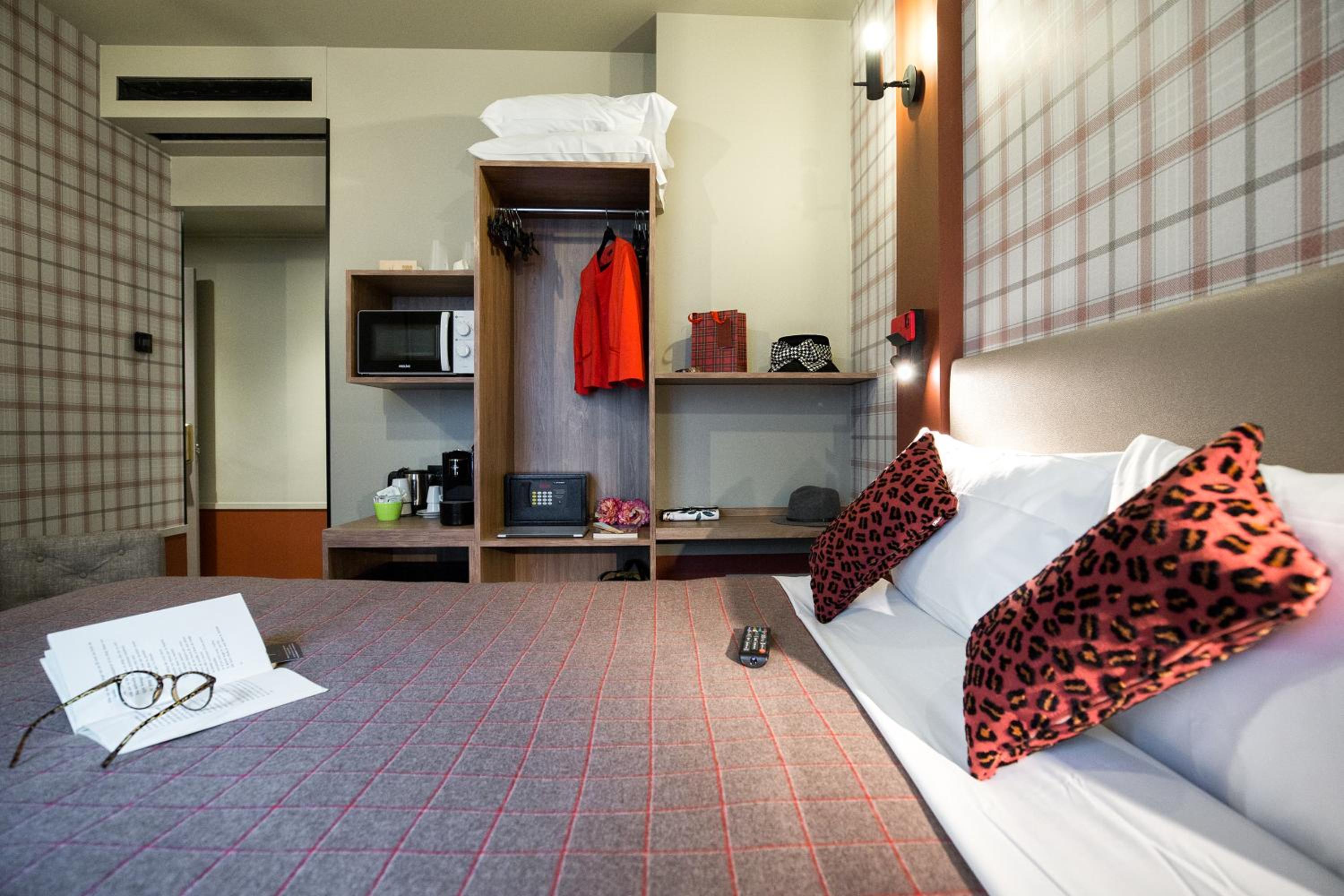 Studio, Queen Bed, Hotel Concortel 4/4
