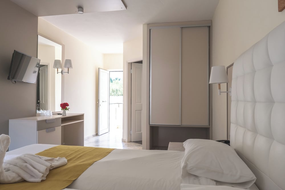 STANDARD, DOUBLE OR TWIN BED