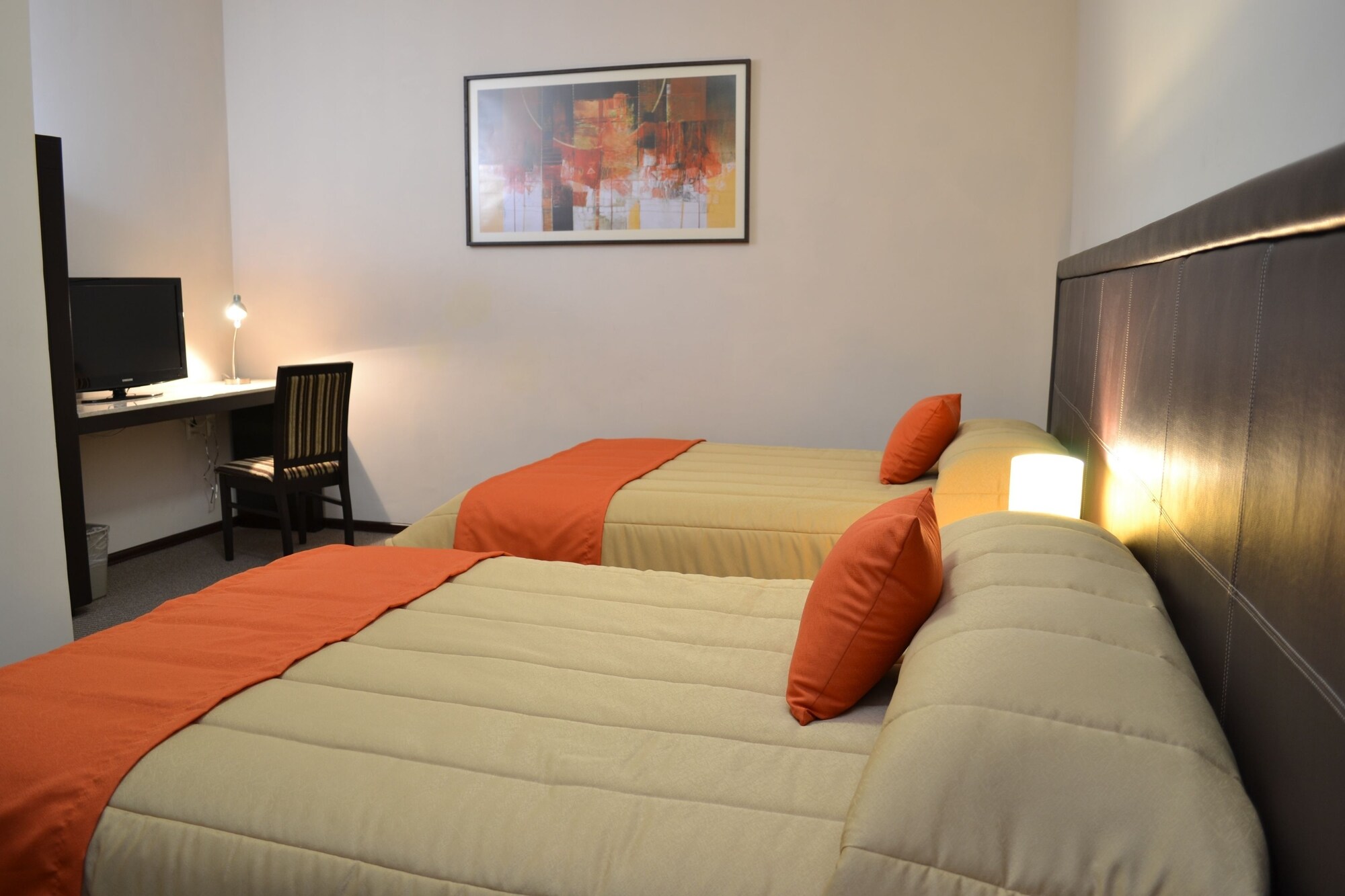 CLASSIC, TWIN BEDS