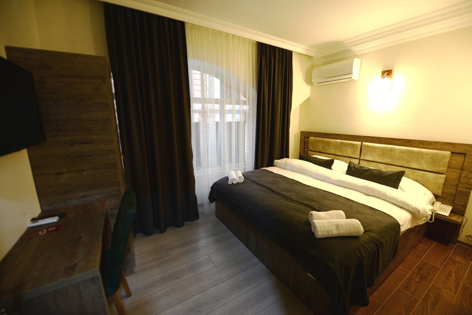 STANDARD, DOUBLE OR TWIN BED, BALCONY
