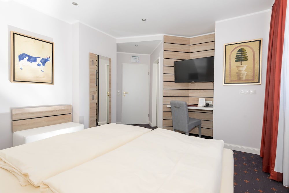 Hotel Tiek 15/50