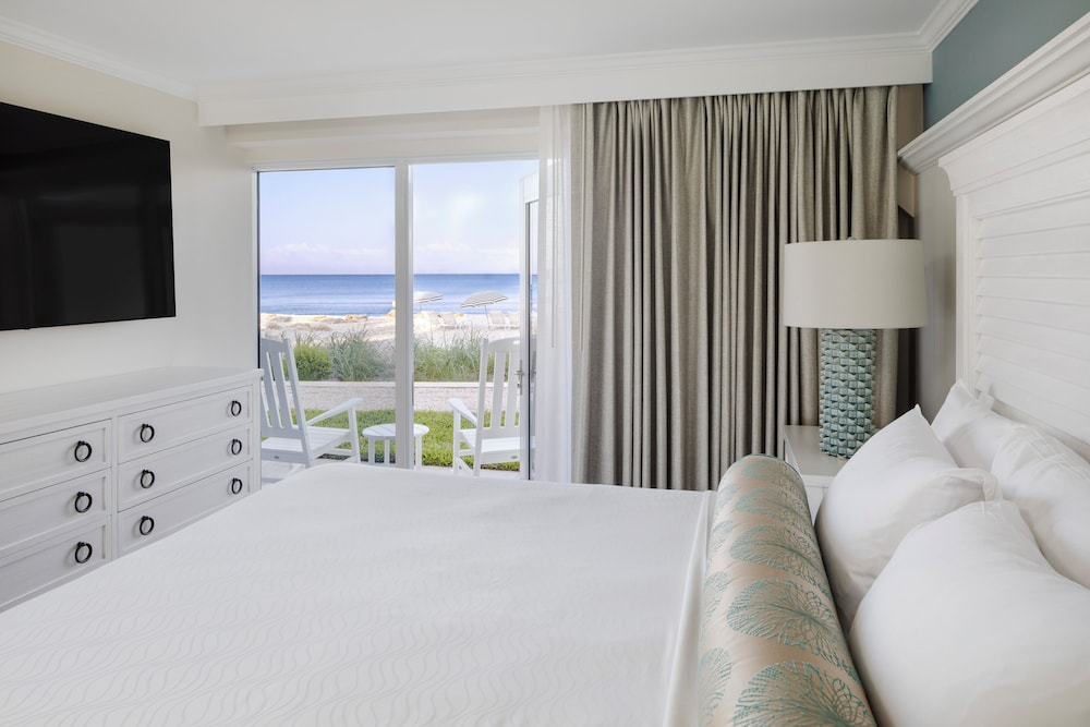 Edgewater Beach Hotel 22/64