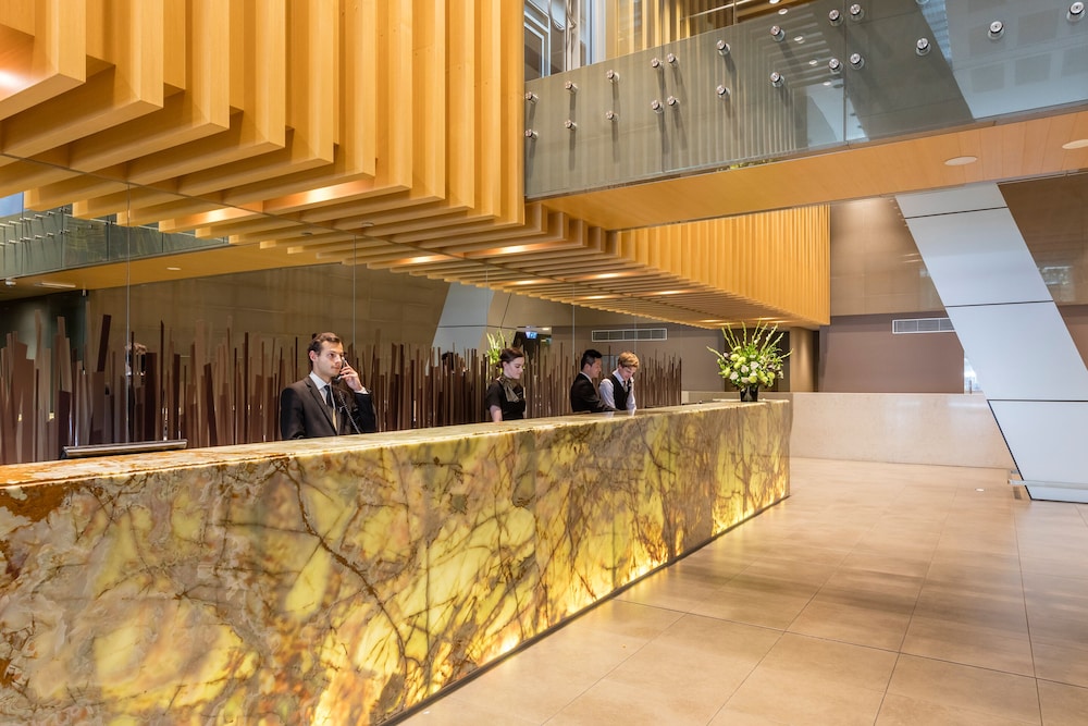 Meriton Suites World Tower 2/50
