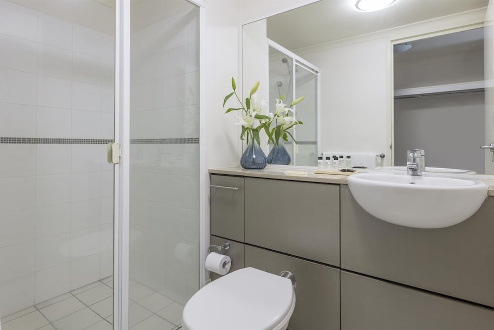 Oaks Brisbane River City Suites 72/72