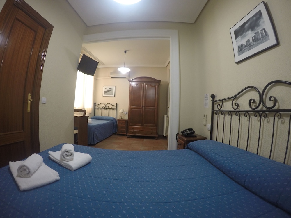 Hostal El Pilar 23/68