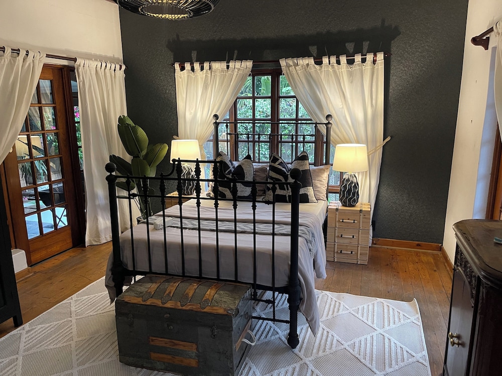 Sandton Farmhouse Executive B&B 10/38