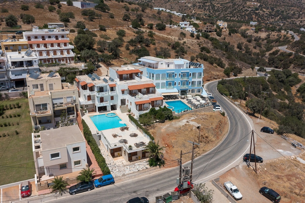 Adonis Hotel 36/52