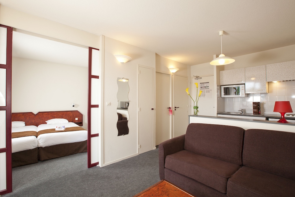 RESIDENCE LES JARDINS DU LAC CERISE HOTELS AND RESIDENCES 32/50