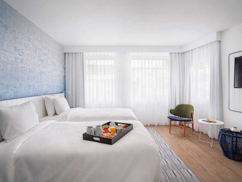 SUPERIOR, TWIN BEDS