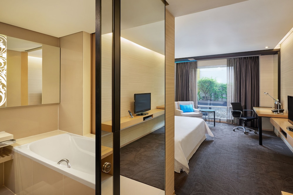 Paradox Bangkok 25/54