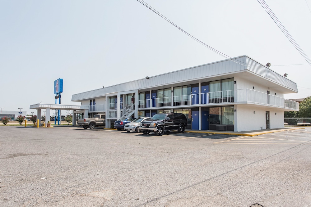 Rodeway Inn West Memphis, AR 8/52