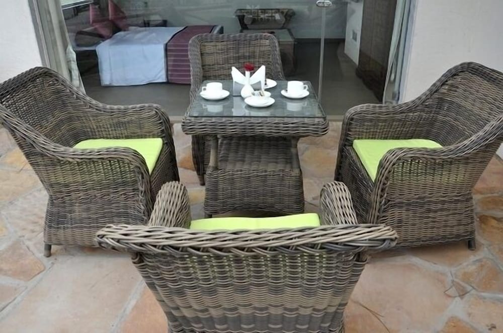Serena Beach Resort 25/50
