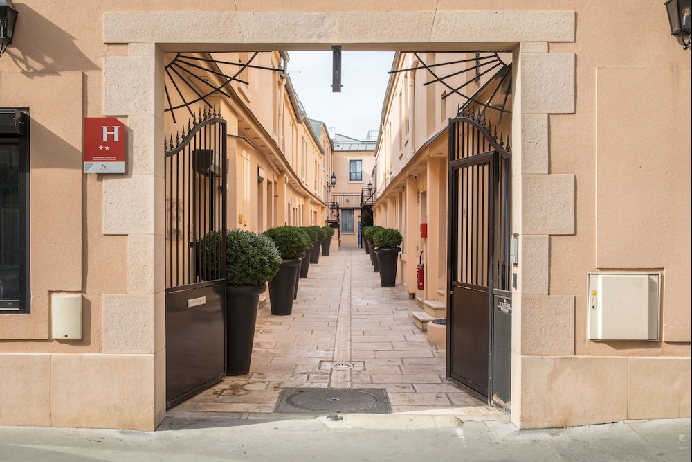 HOTEL DE L'HORLOGE 64/77