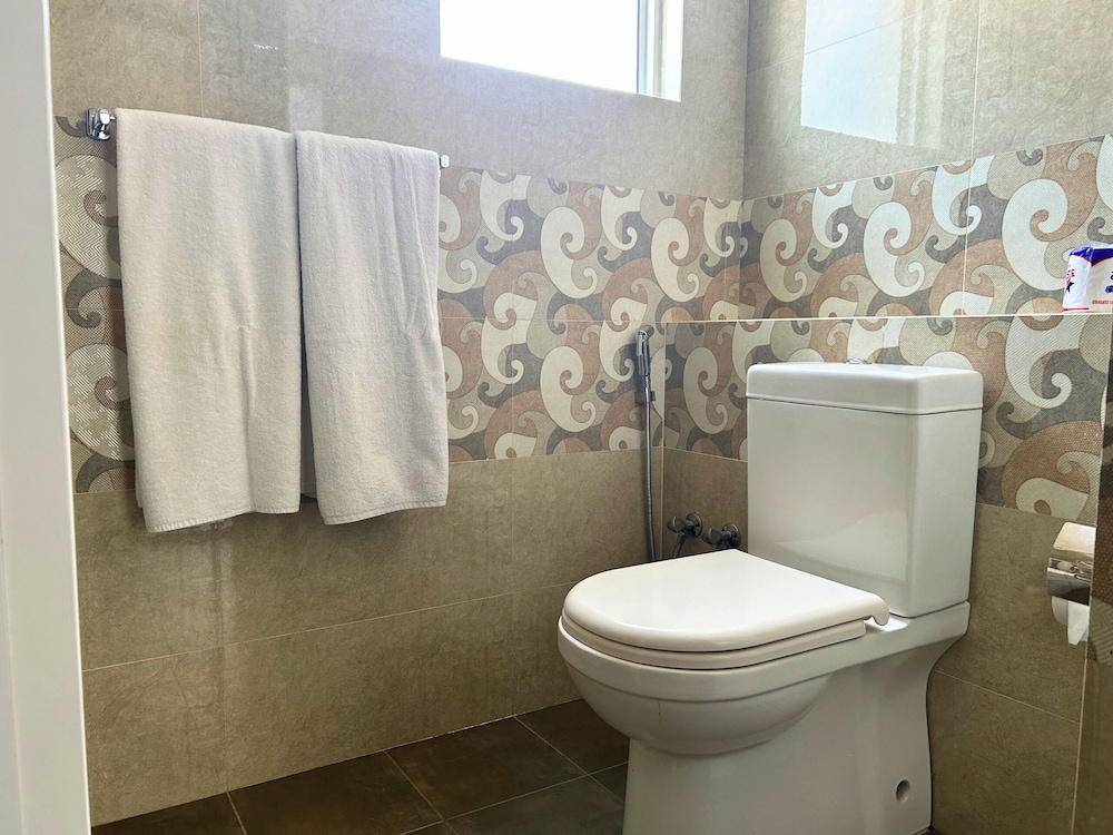 The Suite 262 48/50