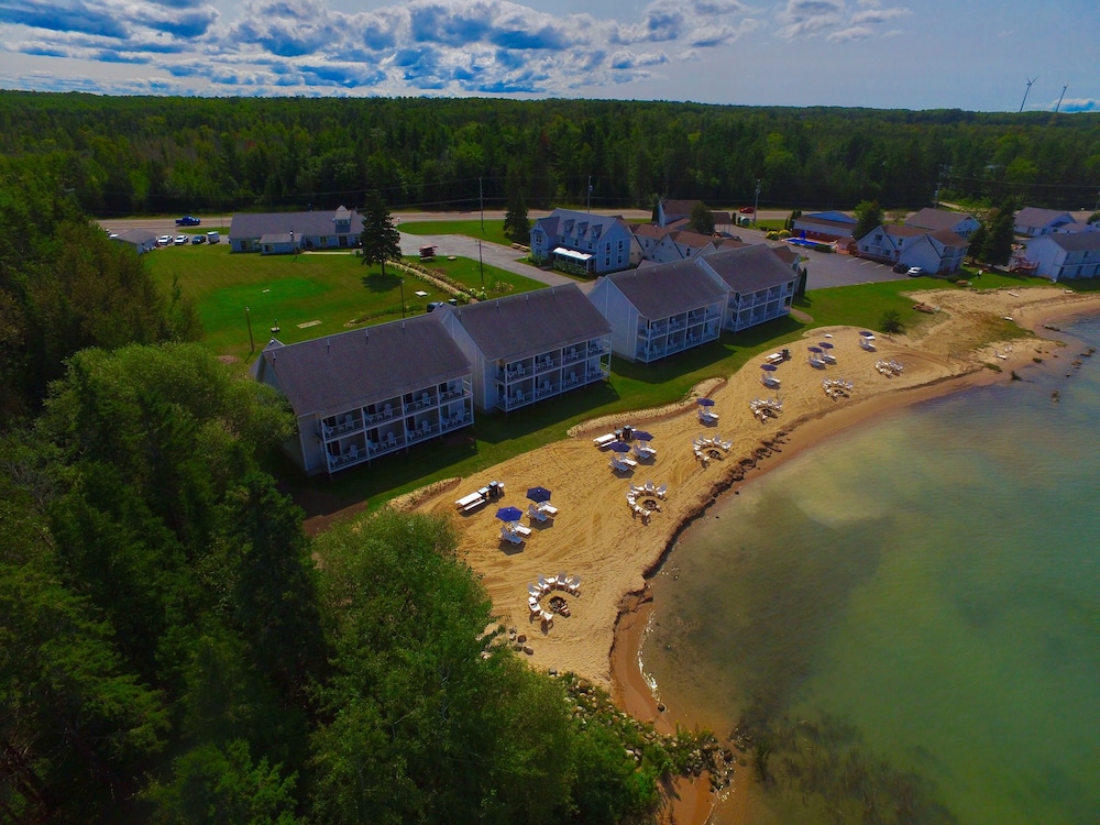 Clearwater Lakeshore Motel 37/44