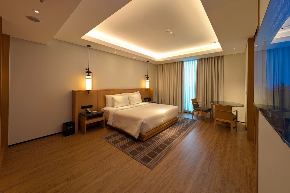 غرفة تنفيذية بسرير كينج، Hotel Tentrem Jakarta 4/9