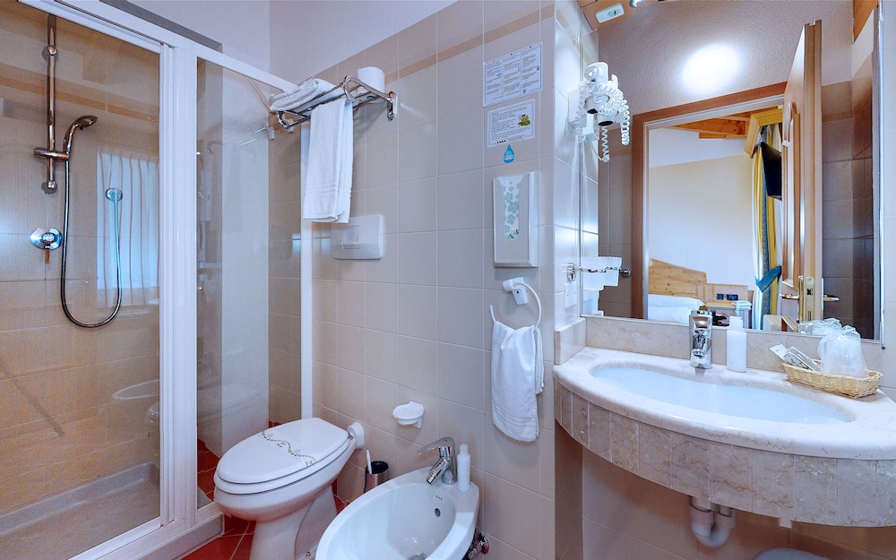 Hotel Madonna Delle Nevi 43/50