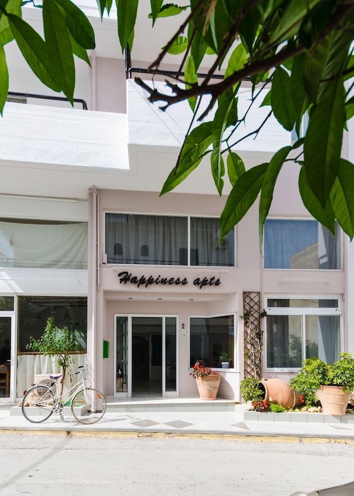 Happiness Apartments 3/75
