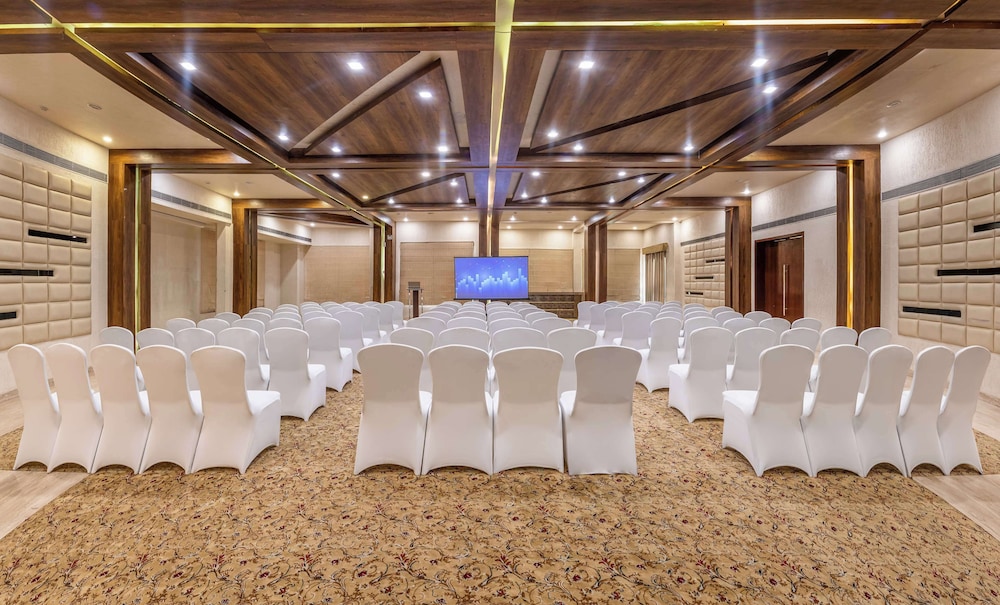 Glenview Resort Kasauli, a member of Radisson Individuals 39/50