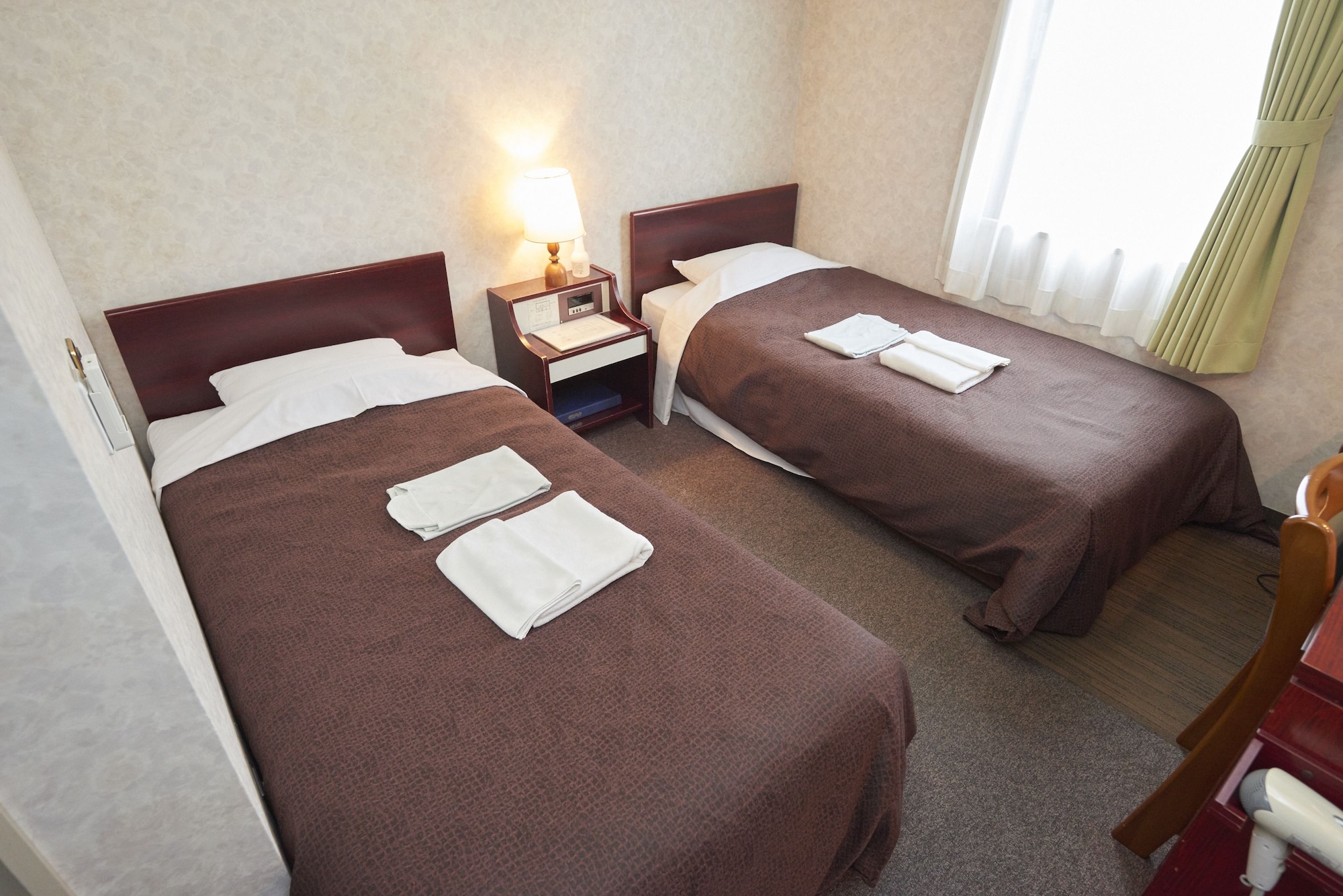 ECONOMY, TWIN BEDS
