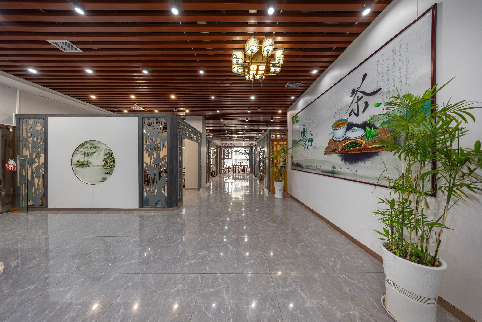 Vienna Hotel (Lingao store) 11/50