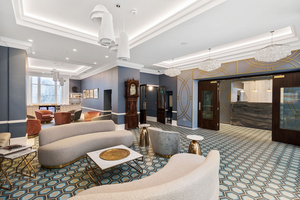 Commodore Hotel London 45/55