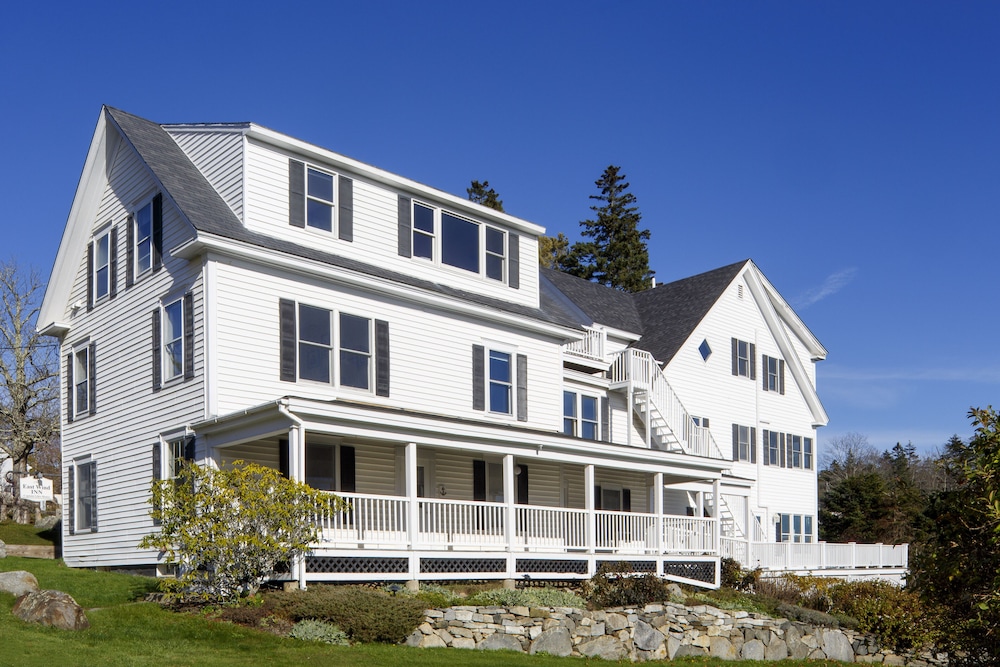 East Wind Inn 4/75