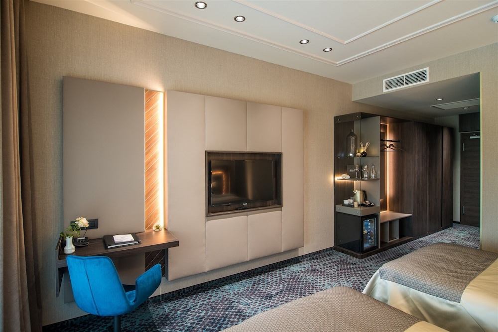 Sky Blue Hotel Spa 47/55