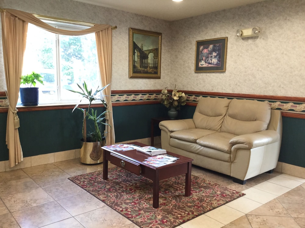 Americas Best Value Inn Suites St Charles St Louis 19/31