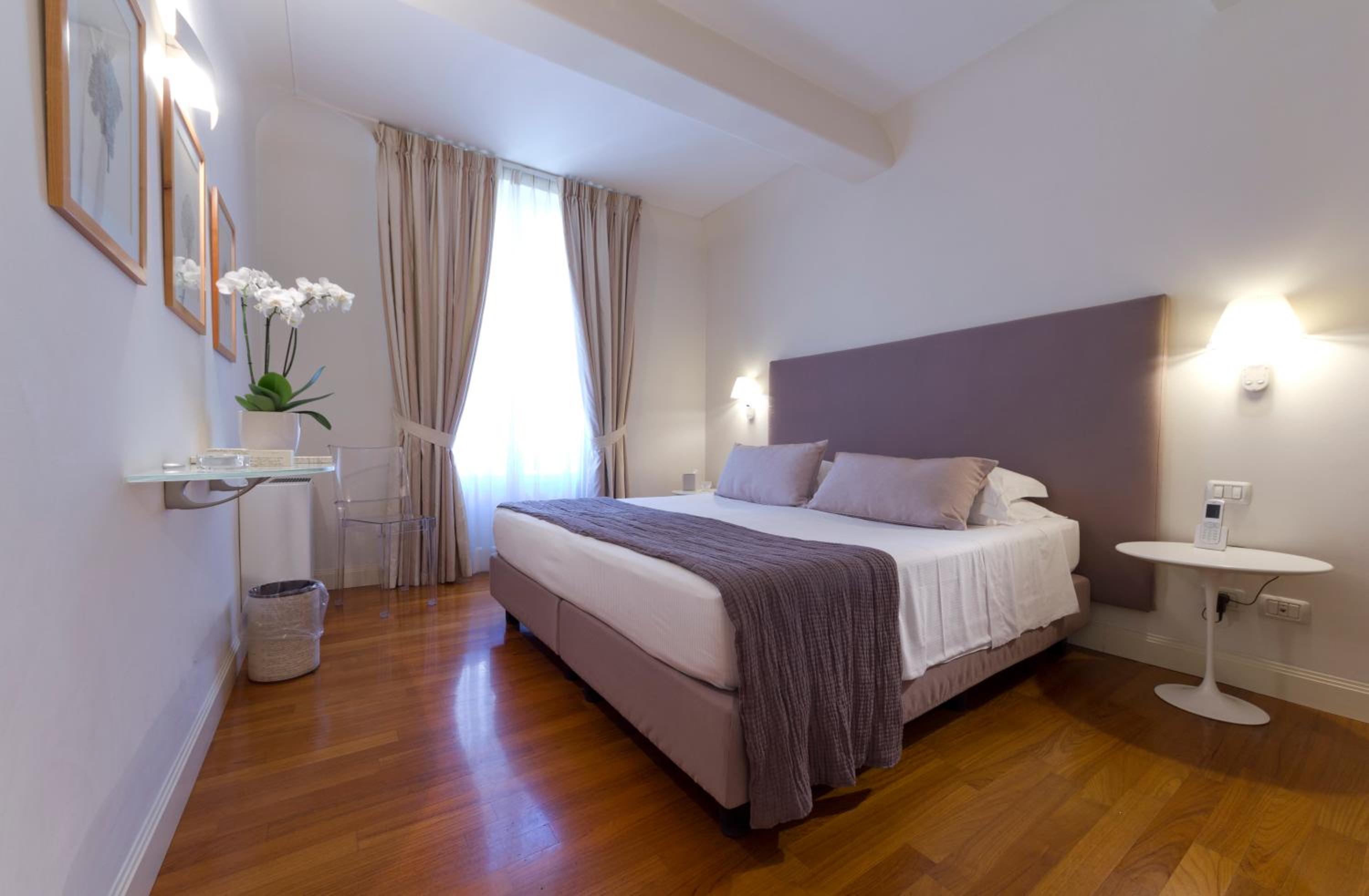 DELUXE, SUITE
