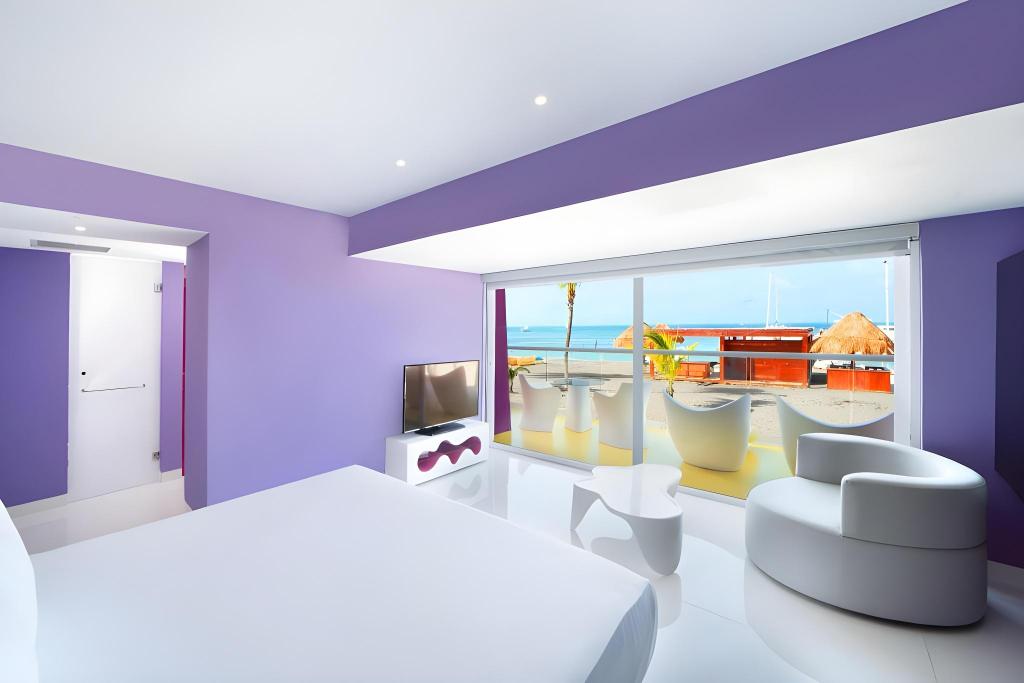 Seduction, King Bed, Beach Front