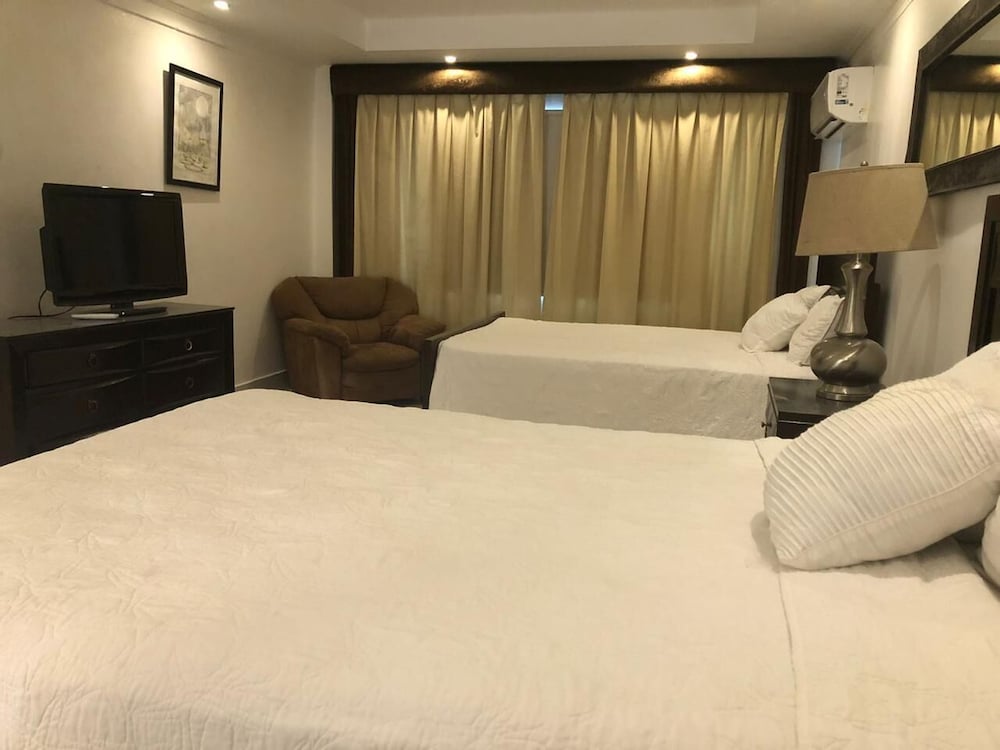 Golden House Hotel & Restaurant 23/38