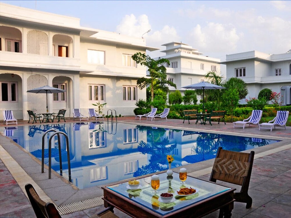 Udai Vilas Palace Bharatpur 13/18