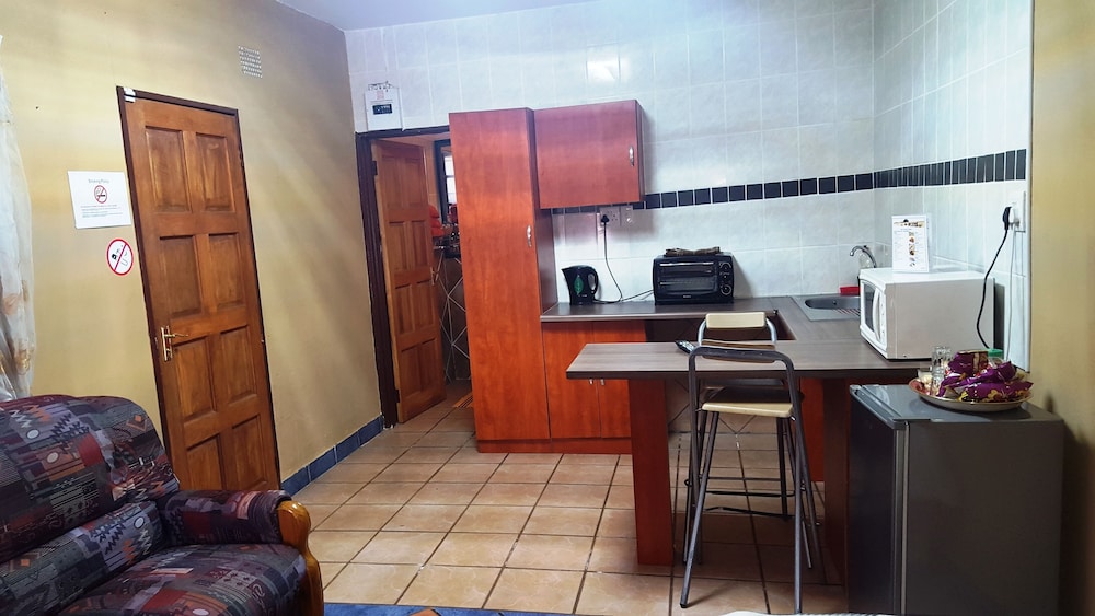 Acre Of Africa Guest Venue 35/50
