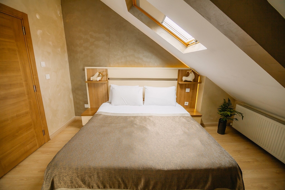 Kavalali Suites 16/50